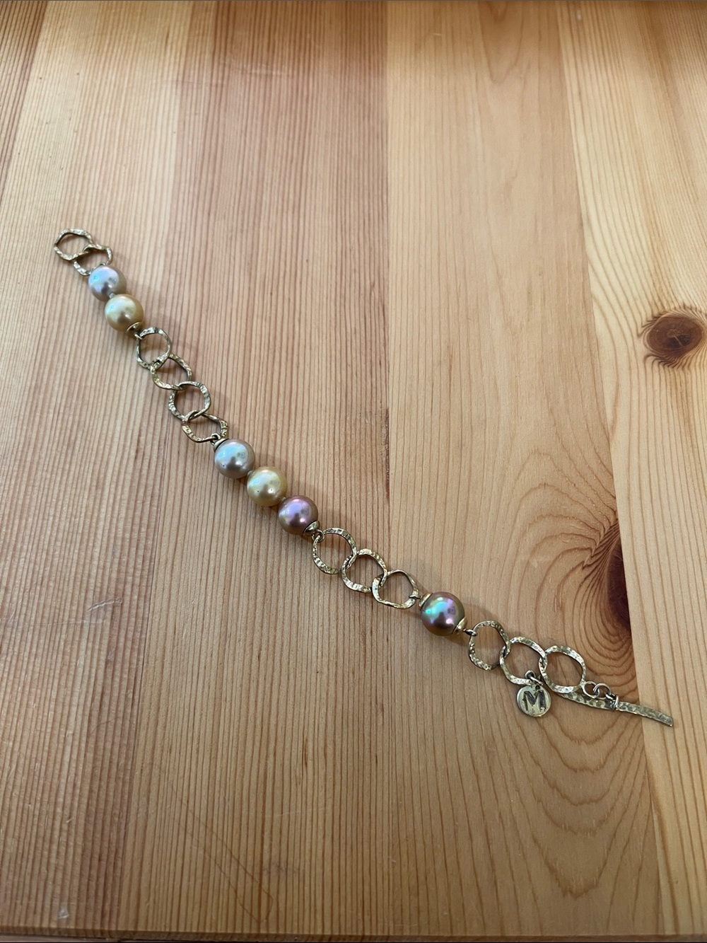 Majorica Gold Bracelet with Iridescent Pearls